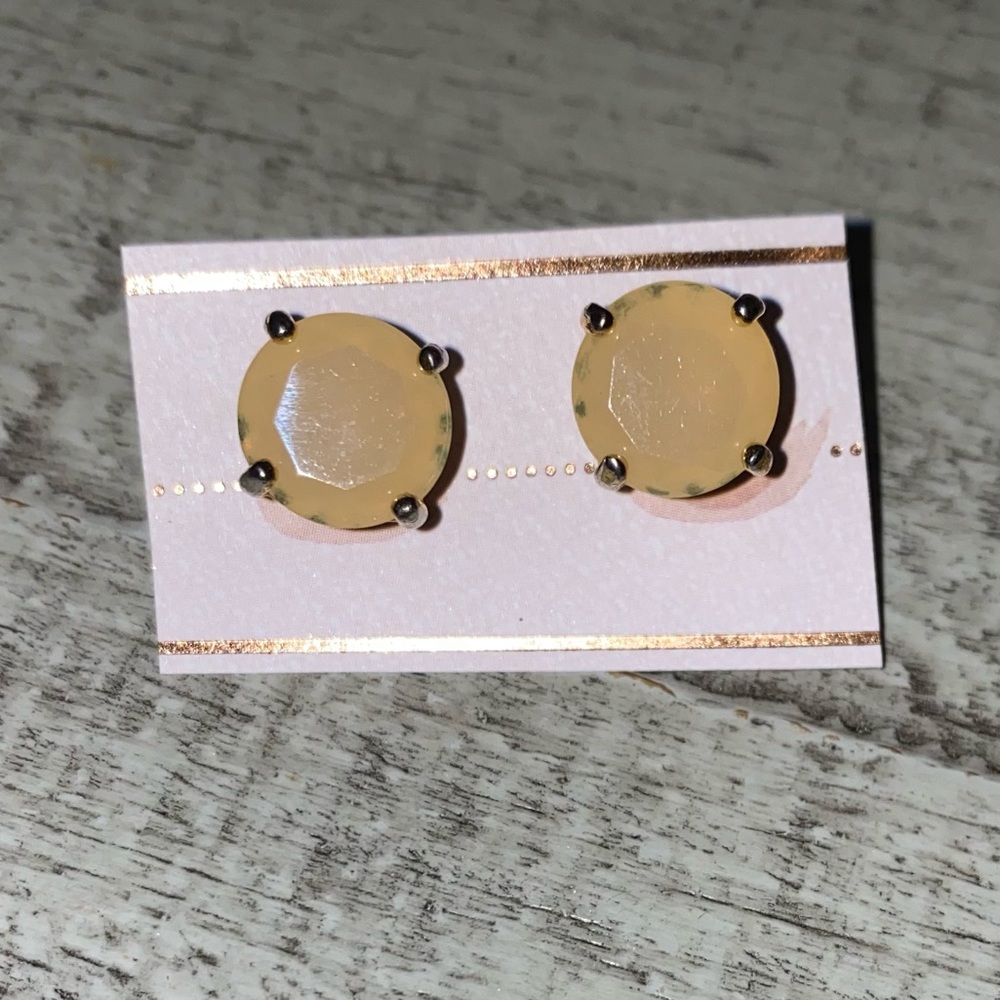 Cream/peach Kate side earrings
